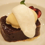 OGINO organic Restaurant - 【2011/7】超濃厚チョコレートの半生テリーヌ　ベルベンヌのアイス（600円）♥