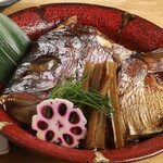 売り切れ御免！鯛カブトの煮付けのおばんざいプレート