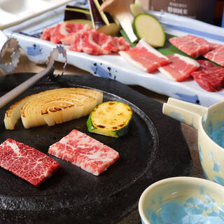 Sakura Yakiniku (Grilled meat) /Aso Yogan-yaki (roasted on a hot stone)