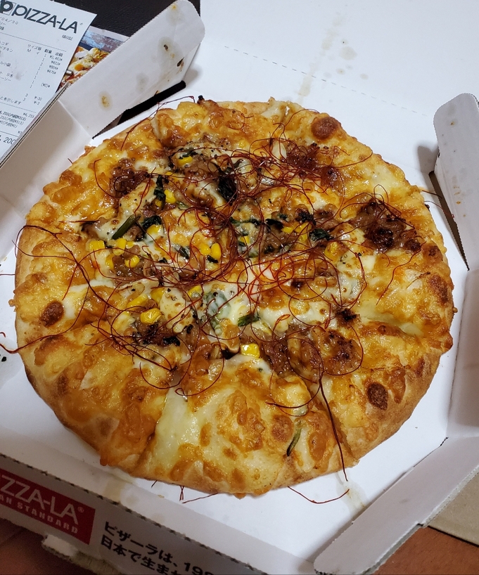 ぴざーら様 ピザーラ冬 紅ズワイガニとチーズとソースのあふれる美味しさ