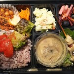 コンヴィーヴィオ - 日替わり弁当。