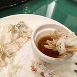 横浜大飯店 - "無言で食べる蟹の辛味甘酢ソース"