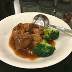 横浜大飯店 - "牛バラ肉の煮込み"