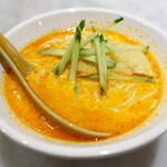 シンガポール 海南鶏飯 - ミニラクサヌードル