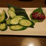 酒菜坊 橋蔵 - 梅キュウ