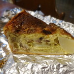 レ ファーブル ボンジュール - 岩中豚自家製ベーコン・玉葱・じゃがいものキッシュ