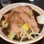 自家製餃子 豚骨タンメン 六花 - 豚骨黒タン麺  800円
