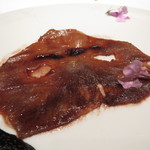 フロリレージュ - 豚の鼻のスライス、リナリアの花を添えて　ブーダンのピュレと3