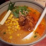 摩天楼 - みそ麺バターと辛口ニンニク入り