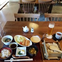 浅草むぎとろ 本店 - とろろ入りチーズコロッケとむぎとろ