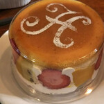 柊山ガーデン - プリンが入ったパンケーキ