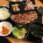 安楽亭 - ★チャレンジ盛り400ランチ（1800円 税抜）★