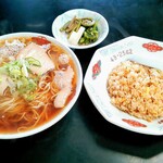 Shi Yan Hai Ken - 半チャーハン・ラーメンアブラ入り　１３００円