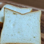 ブロート ドルフ - 角食ハーフ4枚￥160