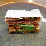 御影 ジュエンヌ - 京都の宇治の抹茶クリームと丹波の小豆を使ったミルフィーユ