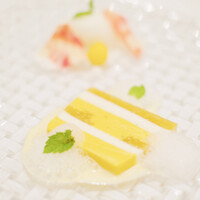 レザンファン ギャテ - ランチコース 6534円 の南国フルーツのムースとパイナップルジュレのテリーヌ