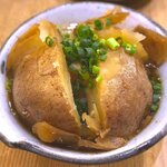 Motsuyaki Kyaputen - 煮込み味噌じゃがバター￥350　2019.10.25