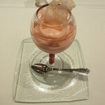 サンテミリオン - フレッシュ苺のエスプーマ