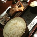 代官山 やまびこ - 厚切り鮭定食 1,000円