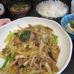 坪半 - 野菜炒め定食