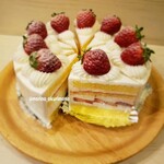 ケーキ工房 森のおくりもの - 苺ショート～ホームページより