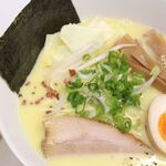 らーめん もかすけ - 料理写真:3人に1人が注文！あま~く香り、舌にからまる上品な味わい。とろ~りコラーゲンで中からキレイに…。