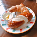 カフェドケティ - セットのパン