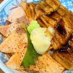 磯丸水産 - サーモンと穴子の炙り丼
