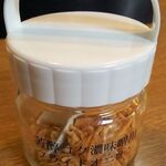 ラーメン おこじょ - 揚げニンニクを入れるとまた旨い