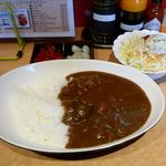 ボーノ - 牛すじカレー、サラダ付き(680円）