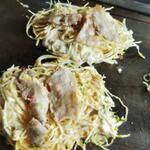 Okonomiyaki Teppanyaki Tokugawa - 焼き途中