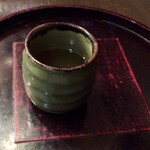 Sobadokoro Mikawa - テイクアウトを待っている時に、そば茶を淹れてくれました♪