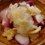 栄夏 - ランチのキャベツと紫玉ねぎのピクルス