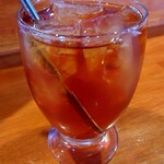 栄夏 - 食後のドリンクは、ランチ代金＋300円。オーガニック和紅茶の冷たいやつです。