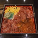 駅弁屋 祭 - ♦︎まぐろいくら弁当　¥1,300
            (海鮮系人気No.3)