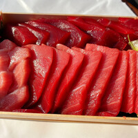 初音鮨 - 大トロ、中トロ、赤身の3種