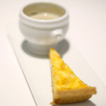 FAUCHON LE CAFE - 鶏肉のクリーム煮 1500円 のキッシュ、ポルチーニ茸ポタージュ