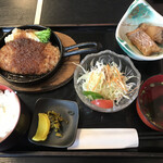 げんき亭 - ジューシーハンバーグ定食＝８５０円