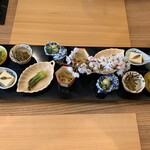 柚木元 - ・よもぎ たたみイワシ 揚げ物
            ・ふき 煮物
            ・のびる 酢味噌和え
            ・山うど きんぴら
            ・タラの芽 南蛮漬け
            ・新玉葱豆腐 ツクシのお浸し