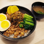 トンテキ食堂8 - ルーロー飯(700円)