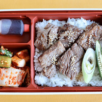 焼肉 拍手喝采 - 特上カルビ弁当