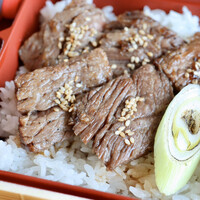 焼肉 拍手喝采 - 特上カルビ弁当