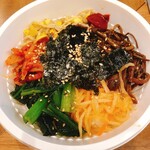 自家製ナムルのビビンバ丼(汁物付き)