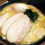 横濱家系ラーメン織田家 - 料理写真: