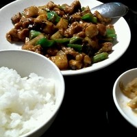 美林華飯店 - 鶏肉の炒め物