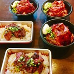 Ikkenya Dainingu Waiwai - ステーキ・ローストビーフ丼（T.O.）