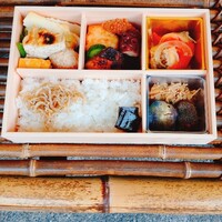 賛否両論 - 日替り おまかせ弁当