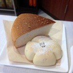 Brasserie anakale - 自家製パン