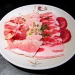 Nikunomachi - 鶏モモ、豚トロ、豚バラ、上タン塩