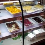 ヴォーノ・イタリア - ドルチェバーのケーキ、ゼリー類。種類は少なめ。